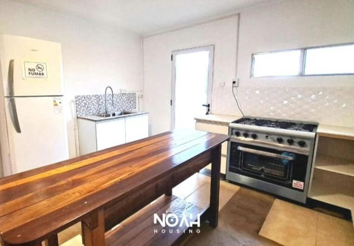 산토 토메 Noah Housing 호스텔 외부 사진